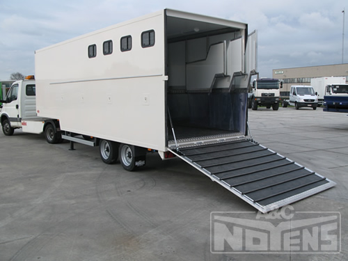 BE-trailer voor paardenvervoer - A&C NV │Aanhangwagens & Carrosseriebouw - A&C NOYENS nv OLEN